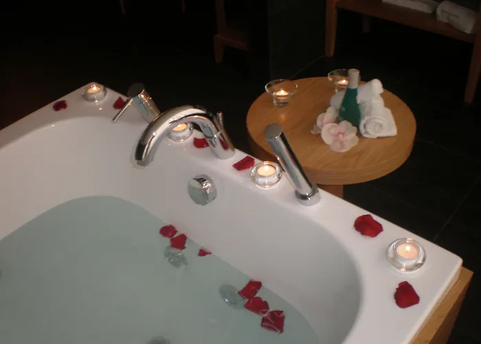 酒店 弗拉多罗海滩温泉精品酒店 4*