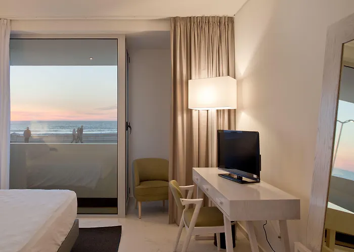 弗拉多罗海滩温泉精品酒店