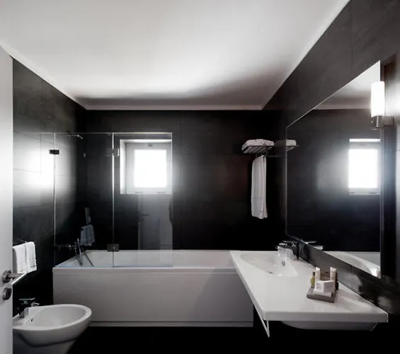 弗拉多罗海滩温泉精品酒店